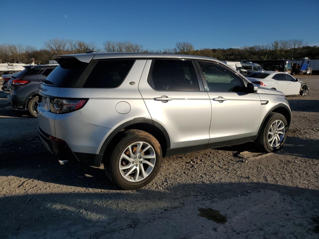 Lot #2994464606 2016 LAND ROVER DISCOVERY