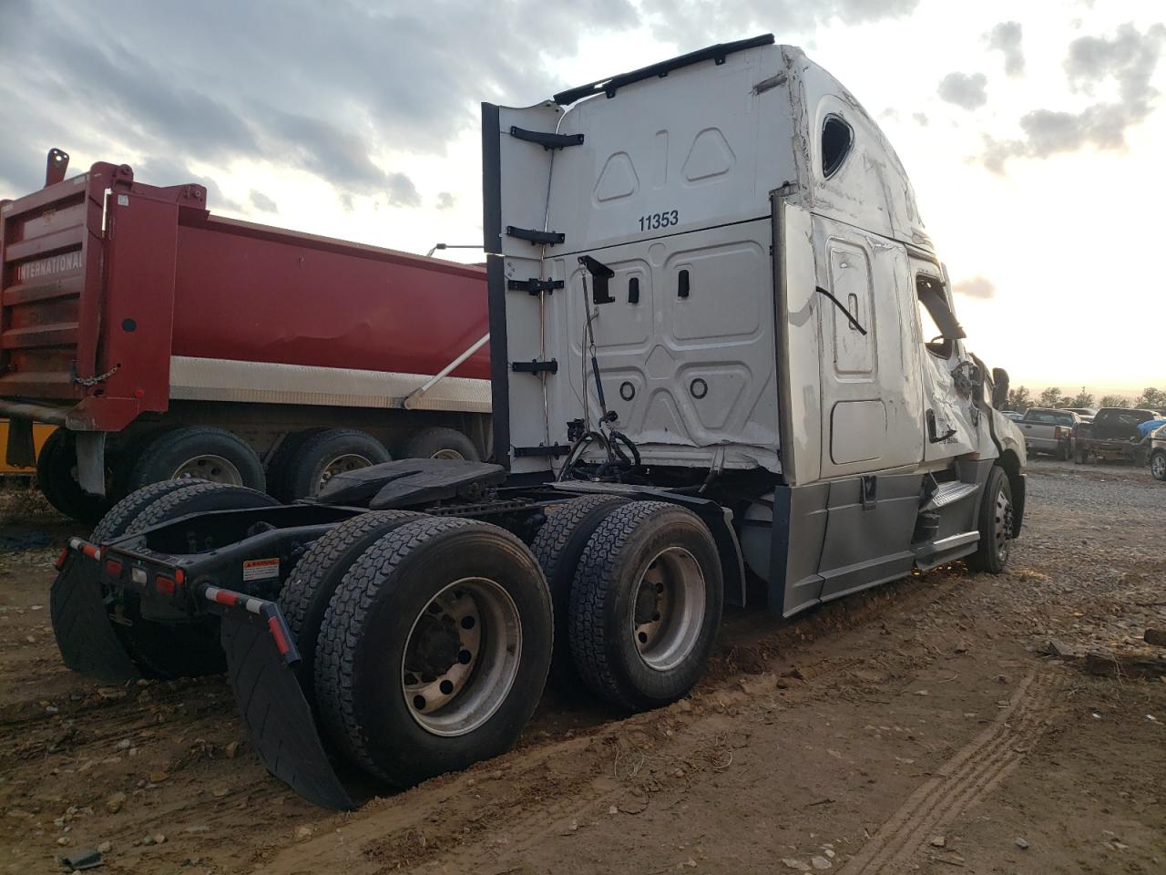 Lot #3024254849 2021 FREIGHTLINER CASCADIA 1