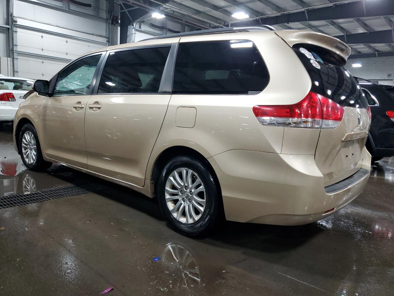 Lot #3004174909 2014 TOYOTA SIENNA XLE