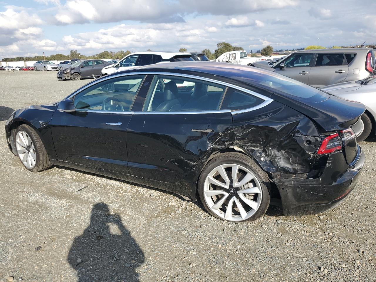 Lot #3044710222 2018 TESLA MODEL 3