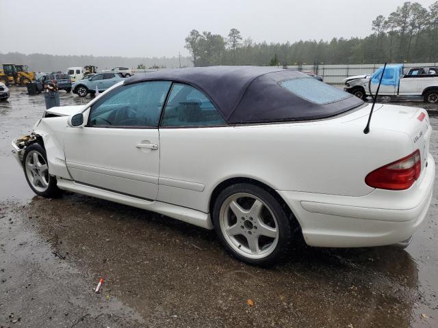 MERCEDES-BENZ CLK 430 2000 white  gas WDBLK70G2YT046936 photo #3