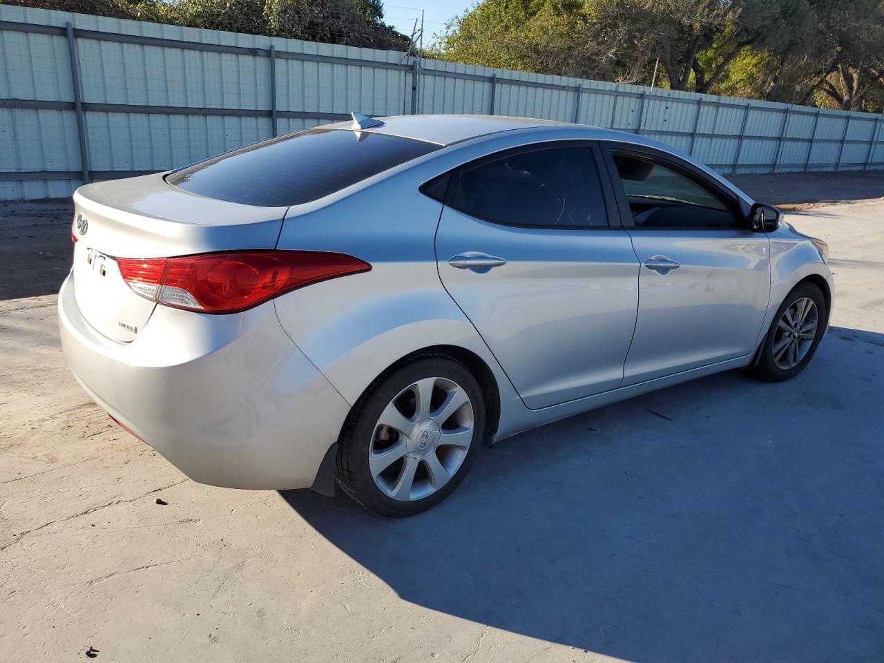 HYUNDAI ELANTRA GLS