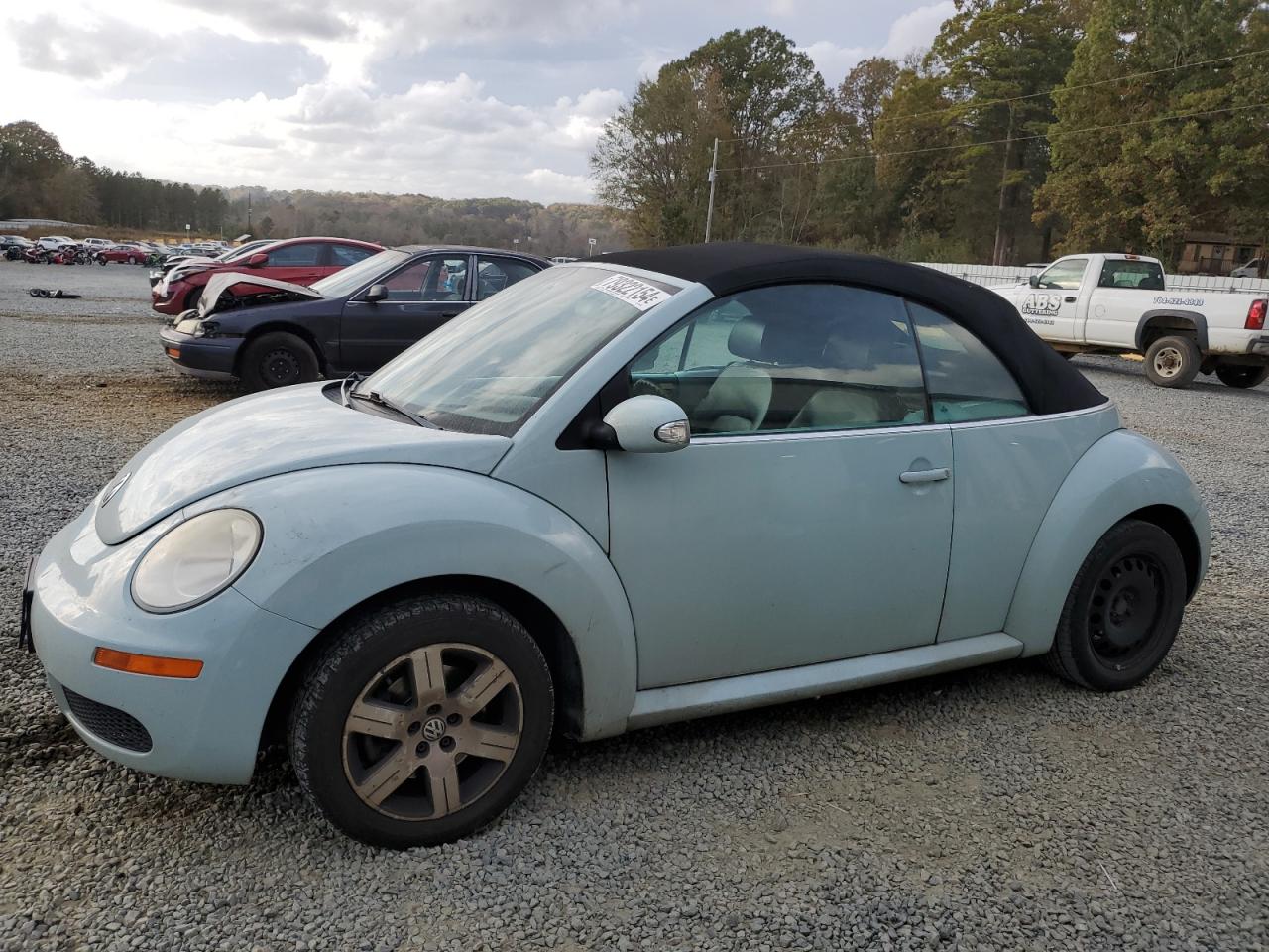 Lot #2977084283 2006 VOLKSWAGEN NEW BEETLE