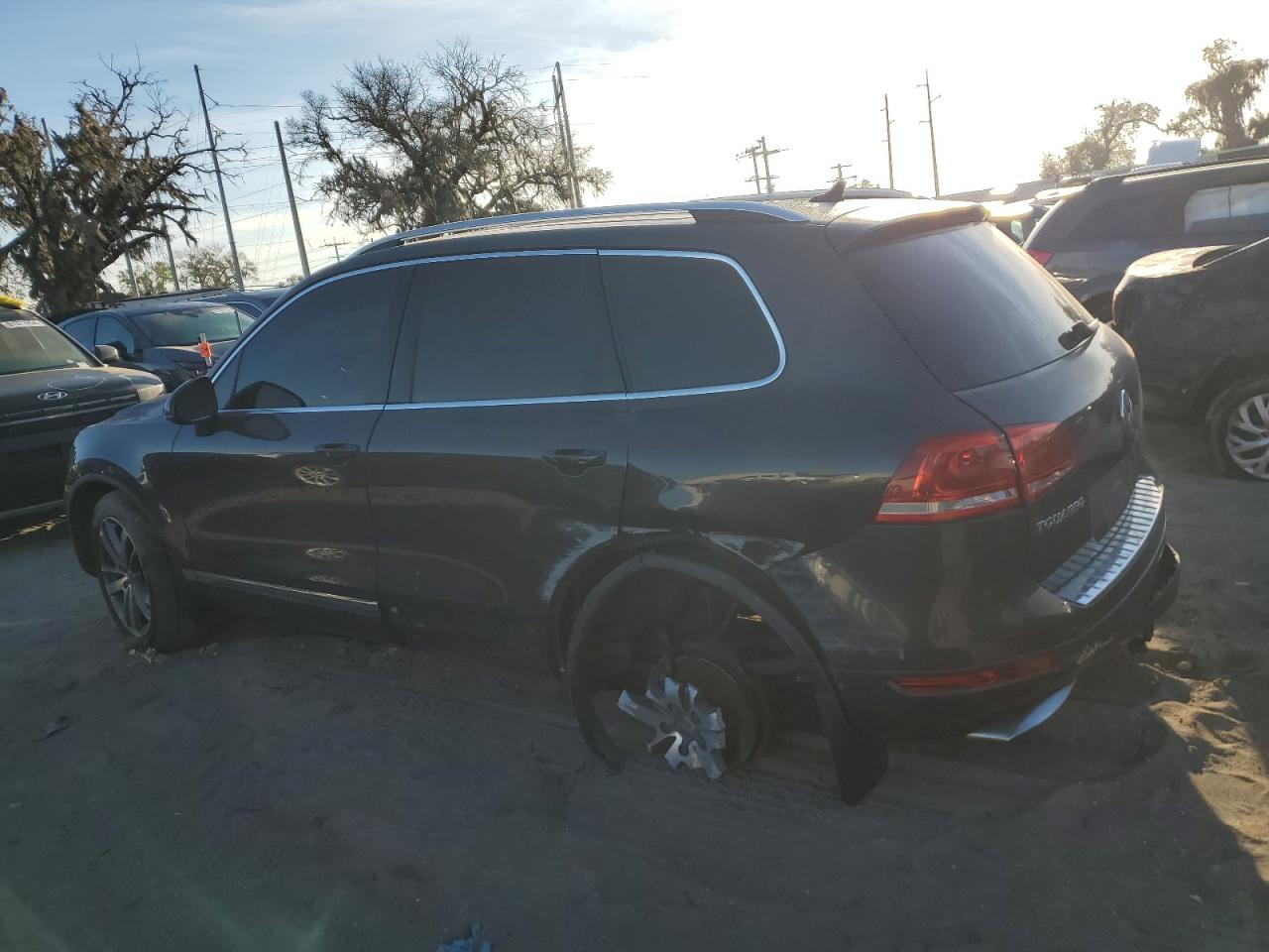 Lot #3033245861 2012 VOLKSWAGEN TOUAREG V6