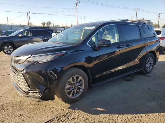 TOYOTA SIENNA LE 2022 black  hybrid engine 5TDKRKEC0NS086668 photo #1