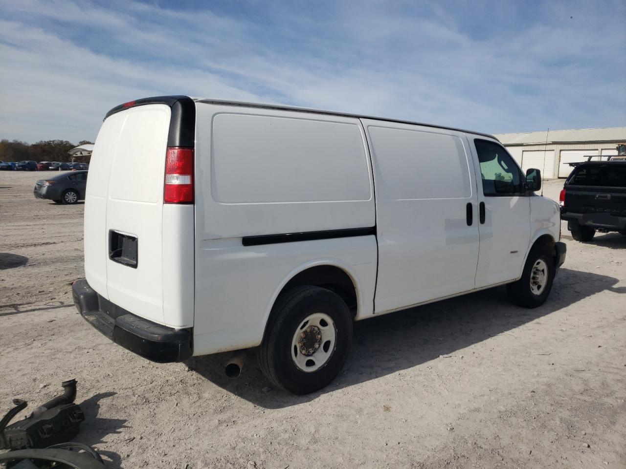 Lot #2978810951 2017 CHEVROLET EXPRESS G2