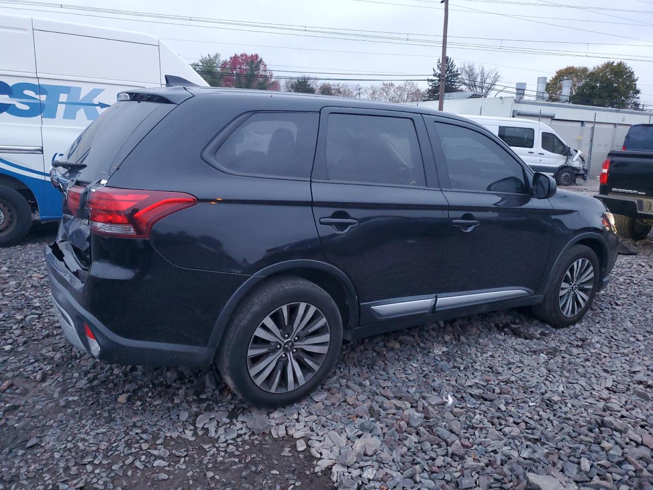 Lot #3028617991 2019 MITSUBISHI OUTLANDER