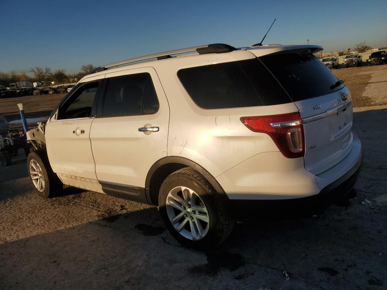 FORD EXPLORER XLT