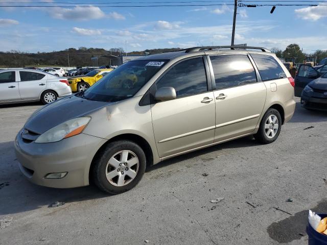 TOYOTA SIENNA XLE