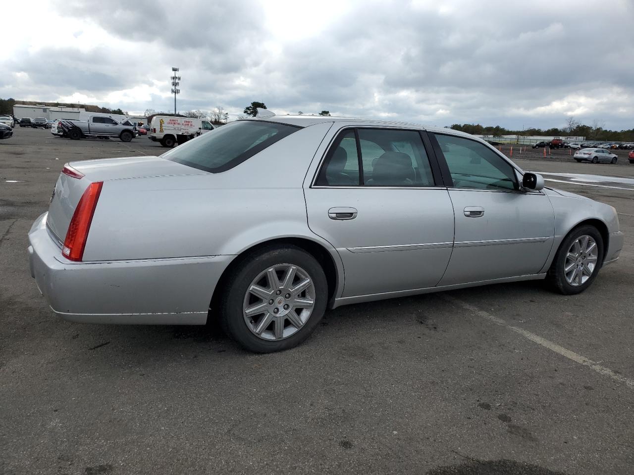 Lot #3004120239 2011 CADILLAC DTS PREMIU