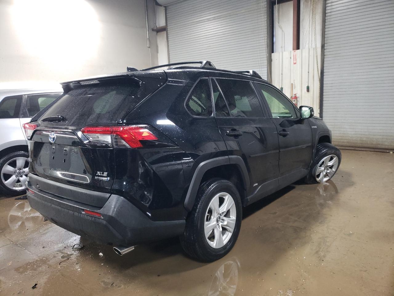 Lot #3023383257 2019 TOYOTA RAV4 XLE