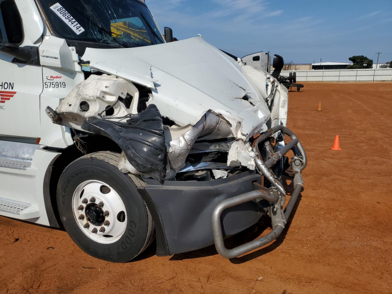 Lot #2996327365 2022 FREIGHTLINER CASCADIA 1