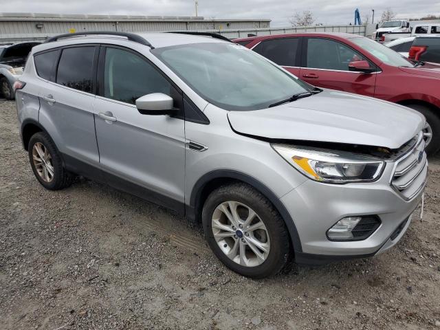 VIN 1FMCU0GD9JUB58806 2018 FORD ESCAPE no.4