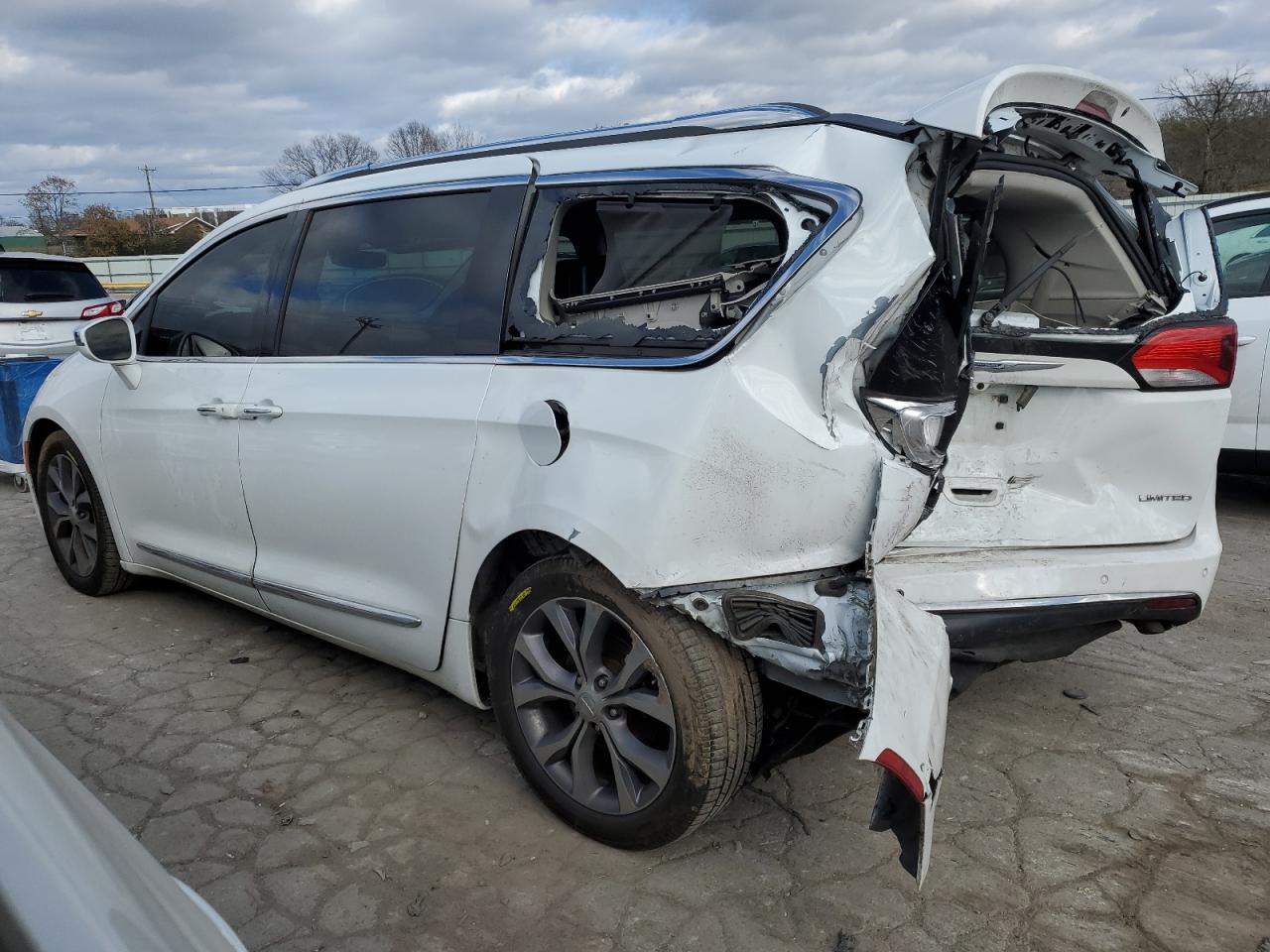 Lot #3027047774 2018 CHRYSLER PACIFICA L