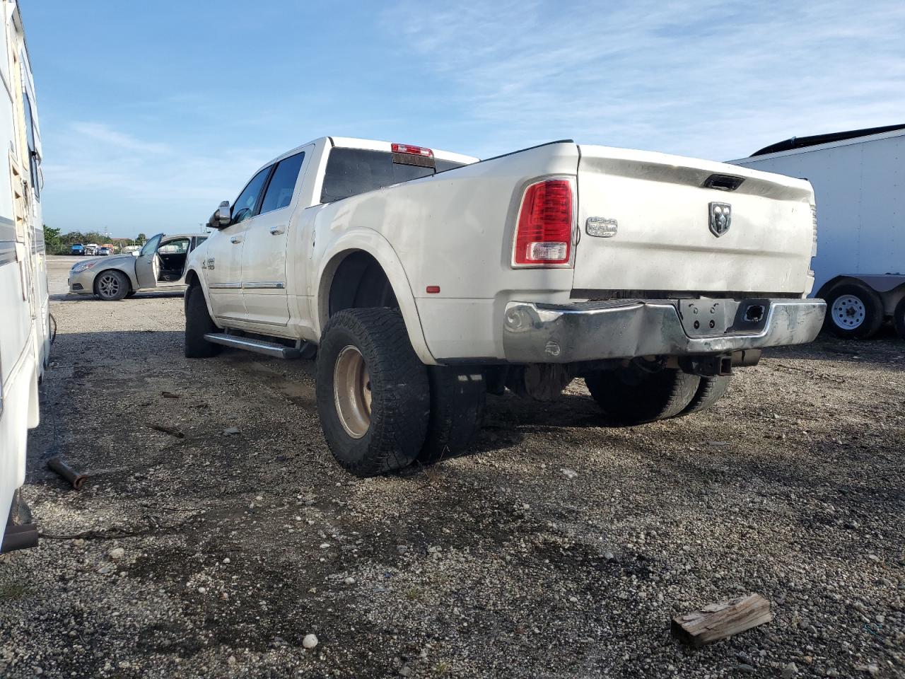 Lot #3028547930 2017 RAM 3500 LONGH