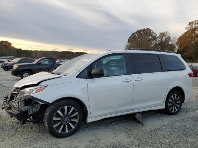 TOYOTA SIENNA XLE 2018 white  gas 5TDDZ3DC4JS197492 photo #1