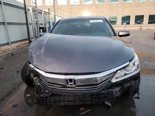 VIN 1HGCR2F8XHA028262 2017 HONDA ACCORD no.5