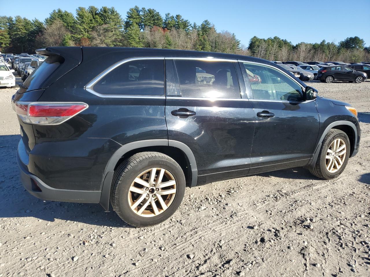 Lot #2969900014 2015 TOYOTA HIGHLANDER