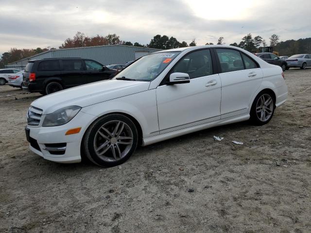 VIN WDDGF4HB2DR270896 2013 MERCEDES-BENZ C-CLASS no.1