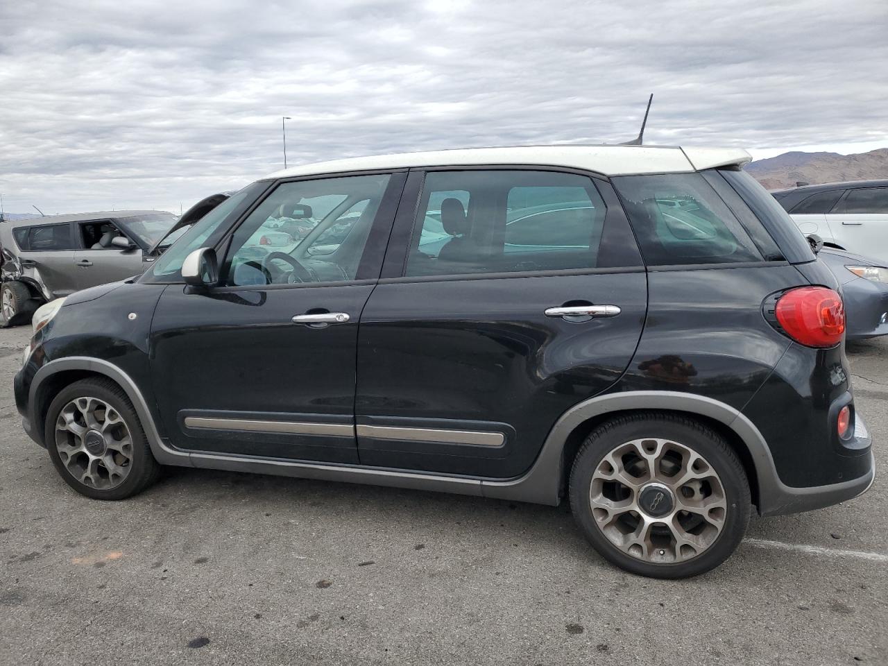 Lot #3023031319 2017 FIAT 500L TREKK