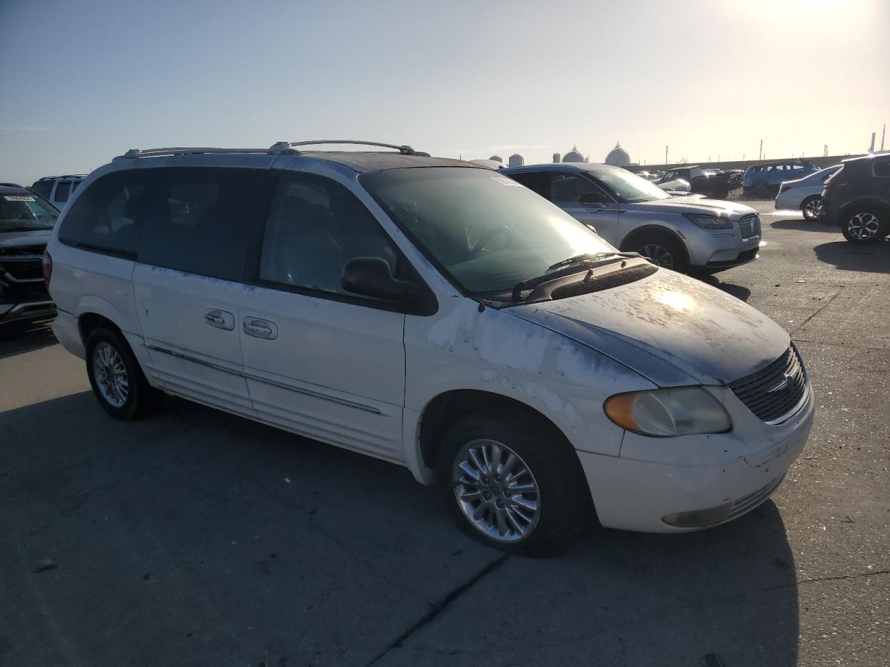 Lot #2969735291 2002 CHRYSLER TOWN & COU