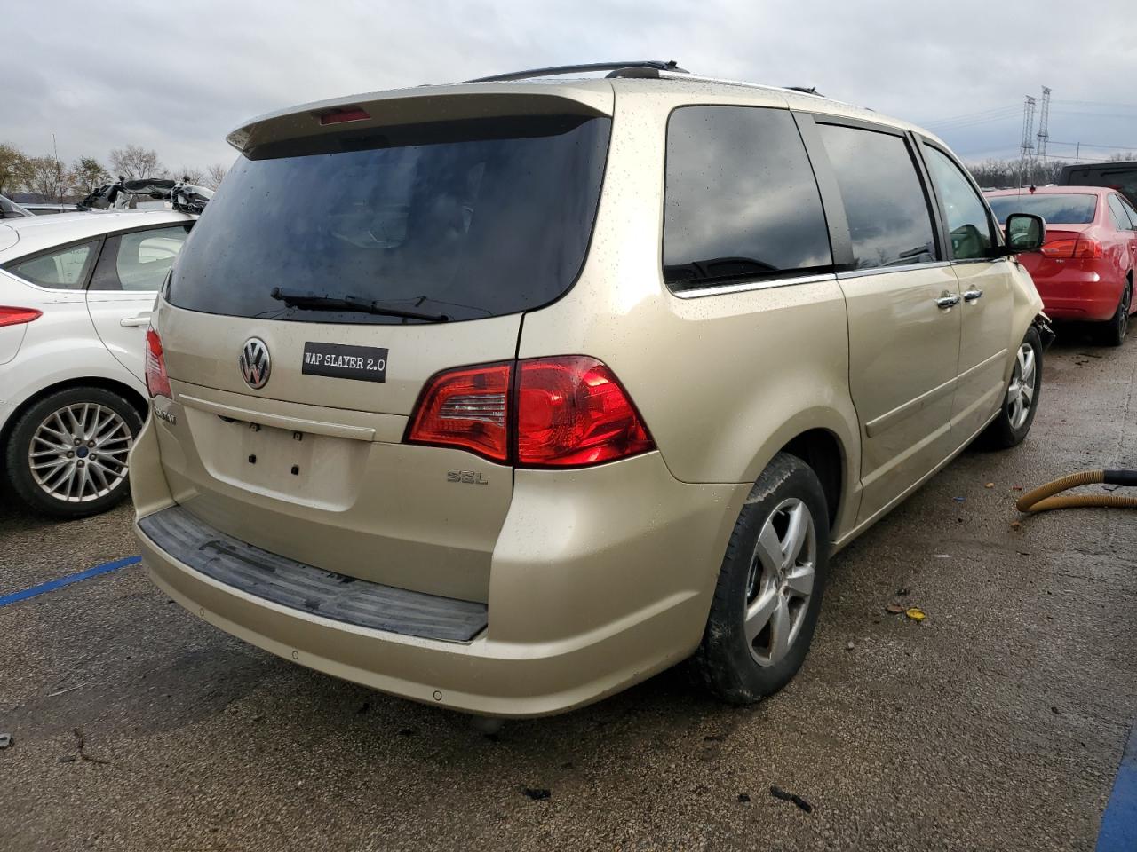 Lot #3004345838 2010 VOLKSWAGEN ROUTAN SEL