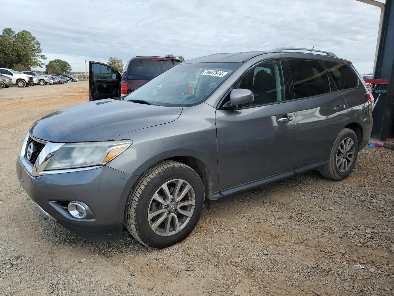 Lot #2952645179 2015 NISSAN PATHFINDER