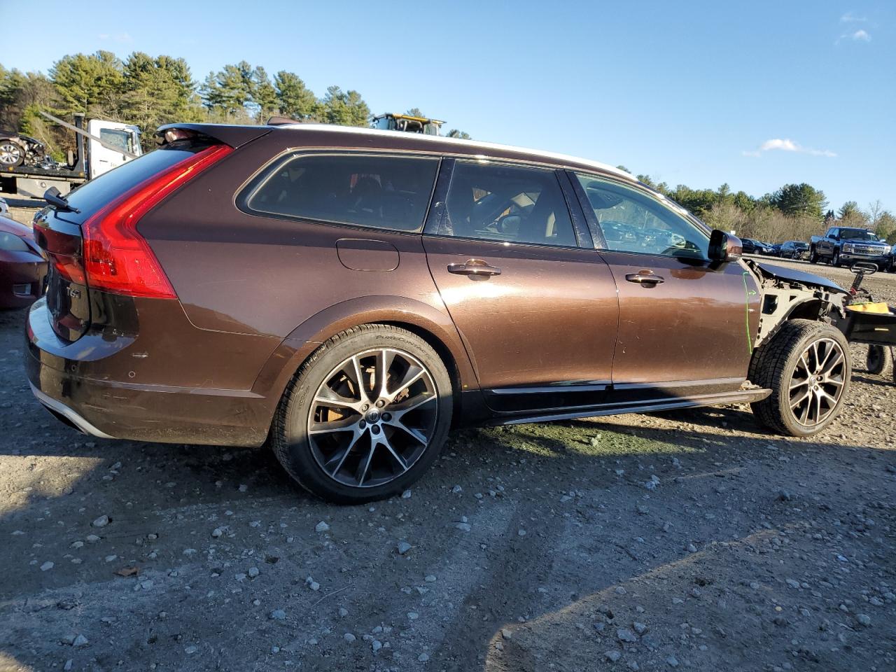 Lot #3037156540 2017 VOLVO V90 CROSS