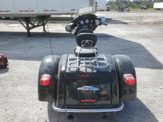2010 HARLEY-DAVIDSON FLHXXX 1HD1MBM17AB851157