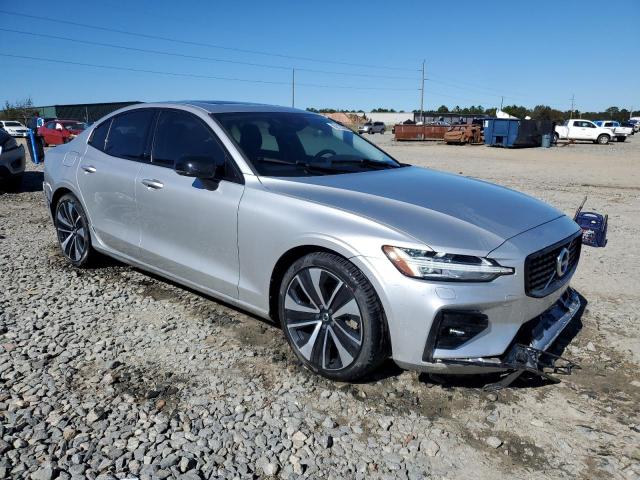 2022 VOLVO S60 B5 MOM - 7JRL12FZ4NG177811