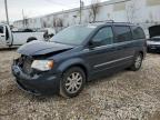 CHRYSLER TOWN & COU photo