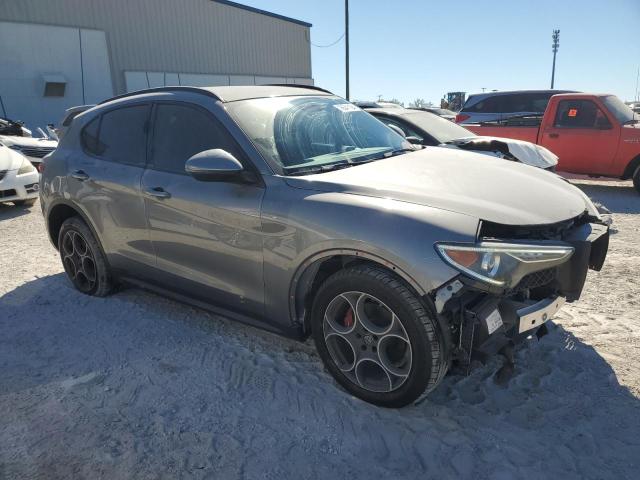 VIN ZASFAKPN6J7B79424 2018 ALFA ROMEO STELVIO no.4