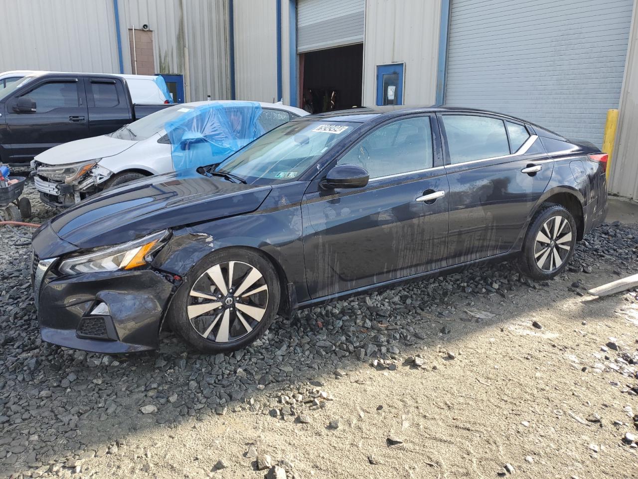  Salvage Nissan Altima