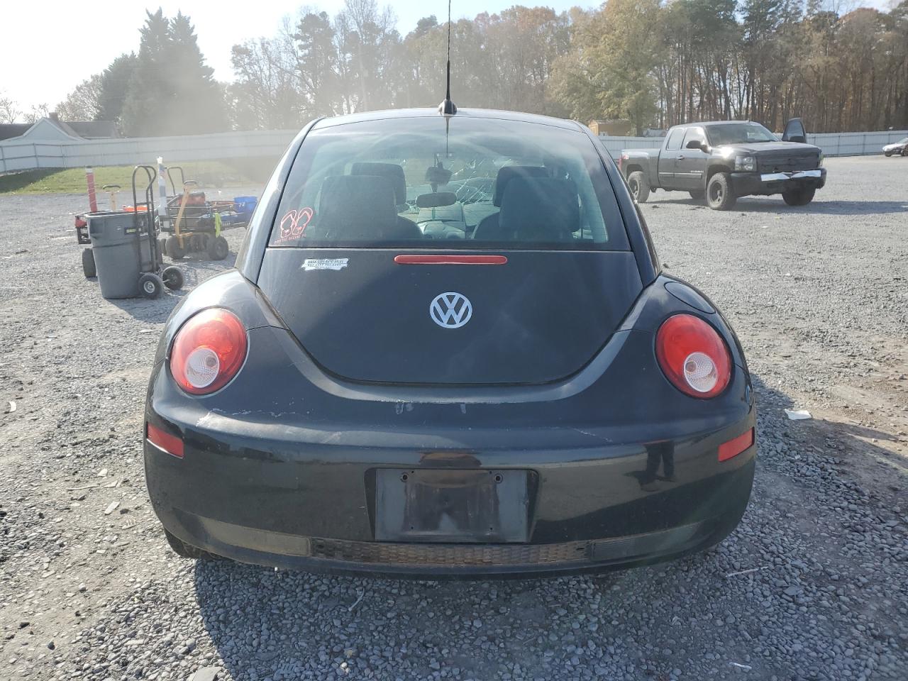 Lot #3029494364 2008 VOLKSWAGEN NEW BEETLE