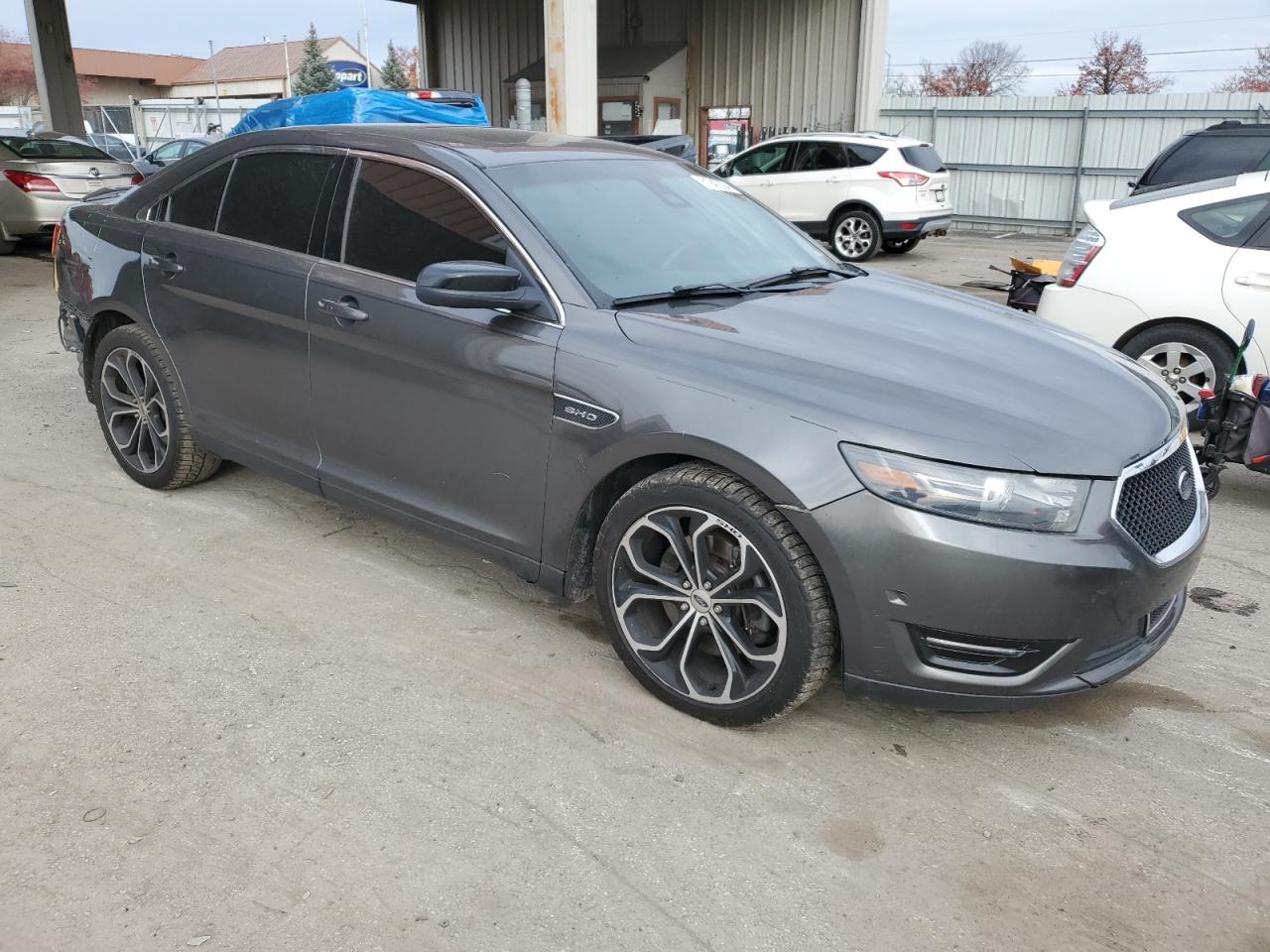 Lot #3009039318 2015 FORD TAURUS SHO