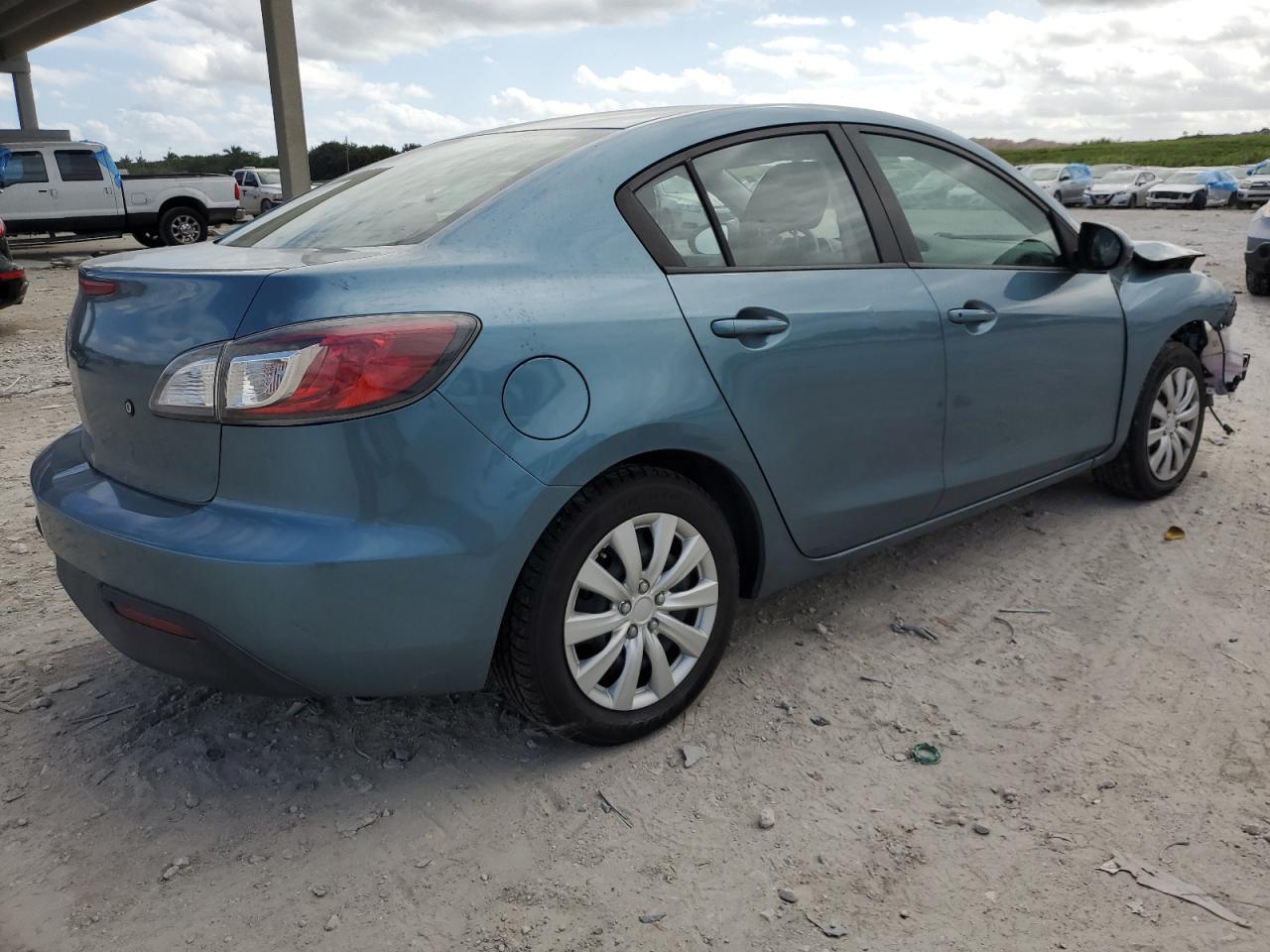 Lot #2994138348 2010 MAZDA 3 I