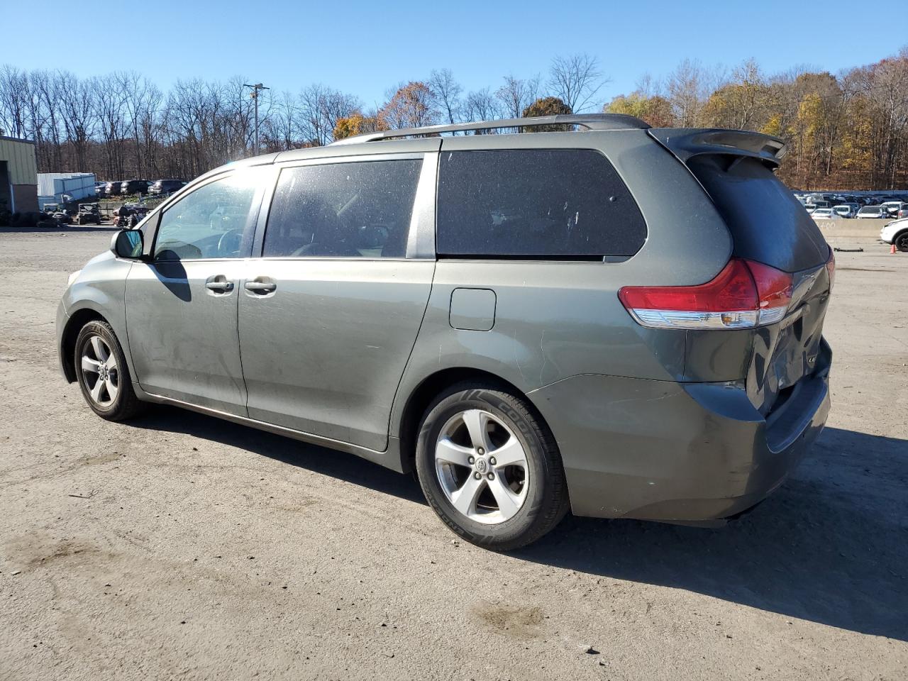 Lot #3048481871 2011 TOYOTA SIENNA LE