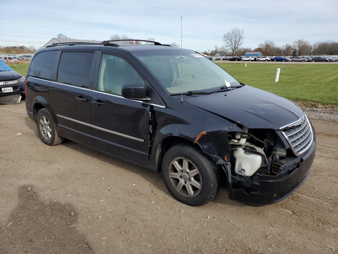 Lot #2974791077 2010 CHRYSLER TOWN & COU