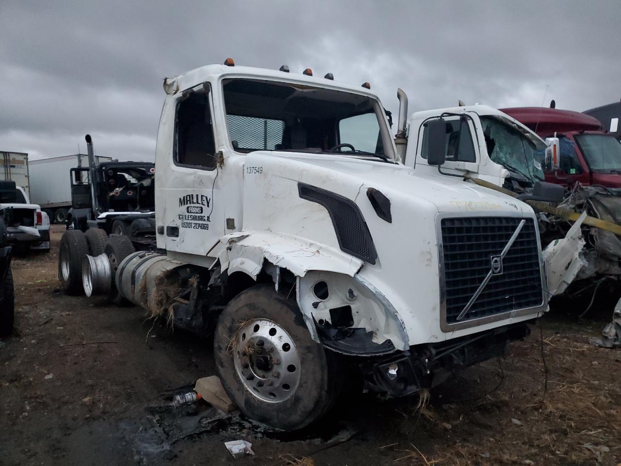 Lot #2964337270 2016 VOLVO VN VNL