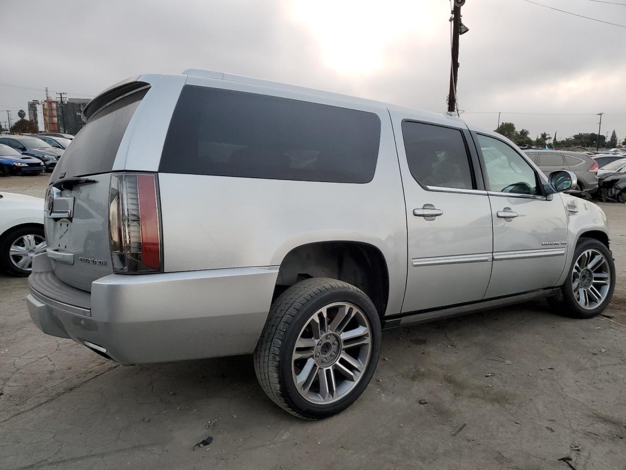 Lot #3020991218 2013 CADILLAC ESCALADE E