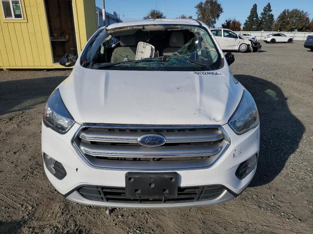 VIN 1FMCU9GD6HUD67533 2017 Ford Escape, SE no.5