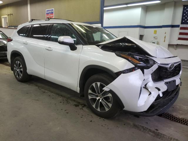 VIN 5TDHZRBH8NS241499 2022 Toyota Highlander, Xle no.4