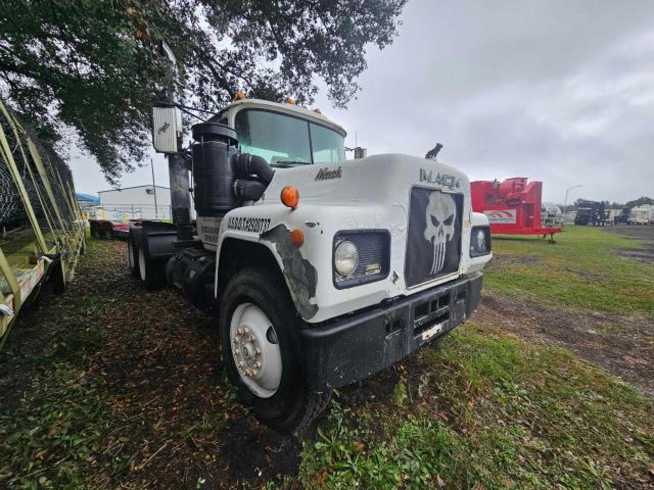 Lot #2976834803 1978 MACK R686