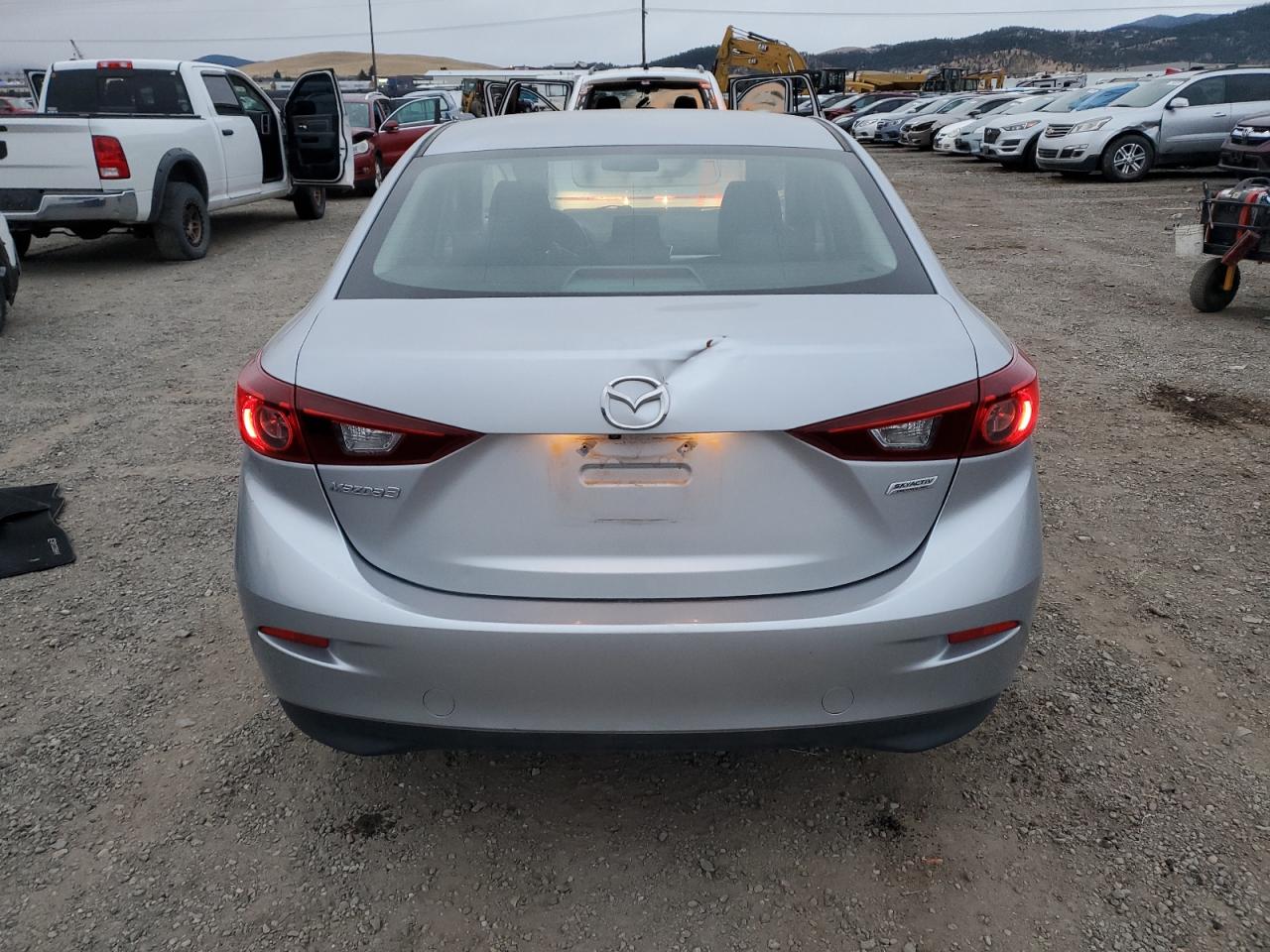 Lot #2986983773 2017 MAZDA 3 SPORT