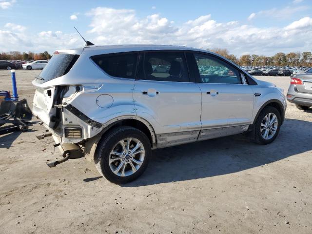 VIN 1FMCU9GD8KUA68326 2019 Ford Escape, SE no.3