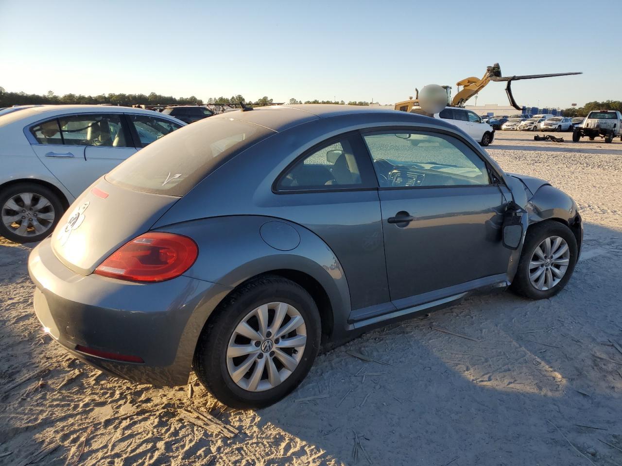 Lot #2991732012 2014 VOLKSWAGEN BEETLE