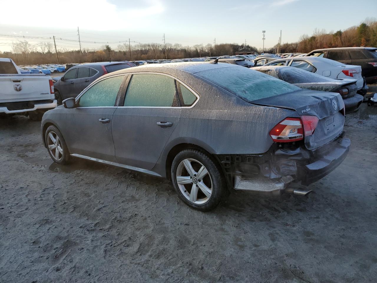 Lot #3020643932 2013 VOLKSWAGEN PASSAT SE