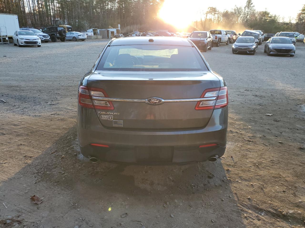 Lot #2959900309 2015 FORD TAURUS SE