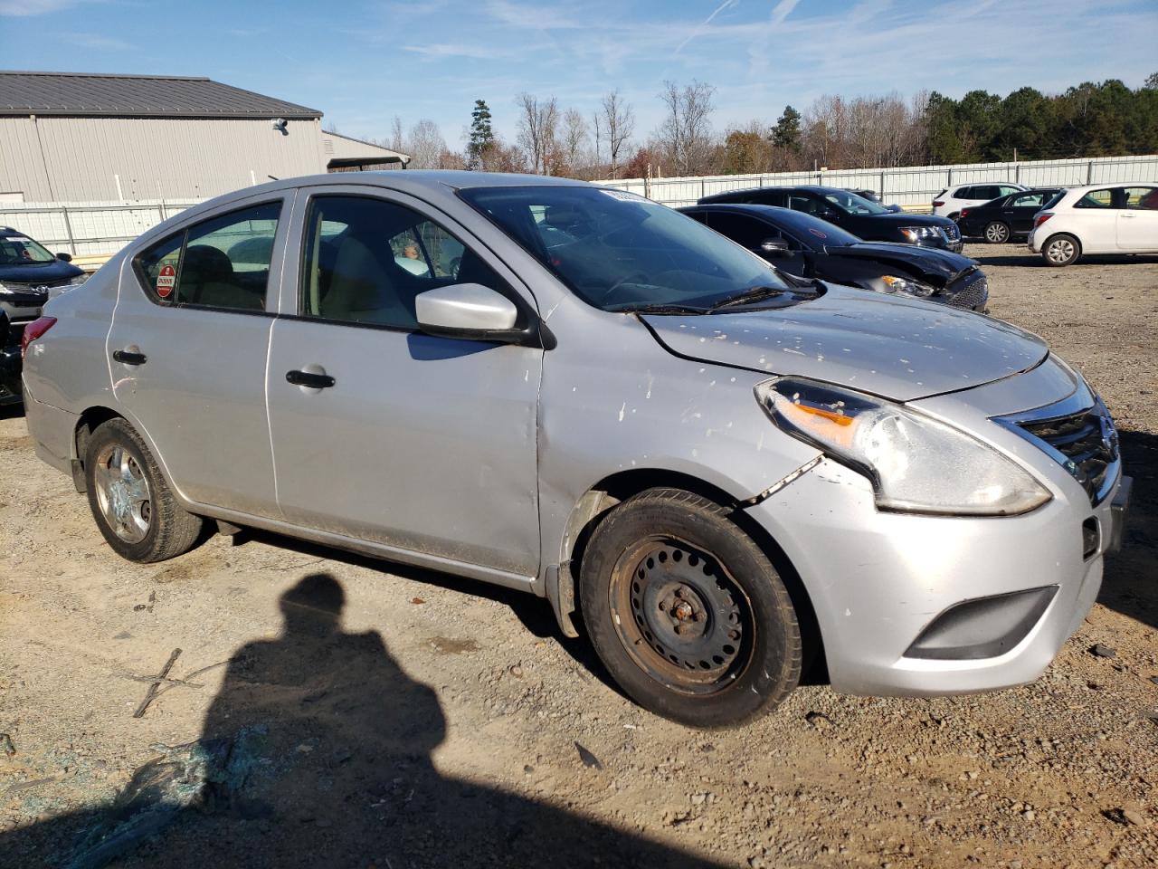 Lot #2974554418 2017 NISSAN VERSA S