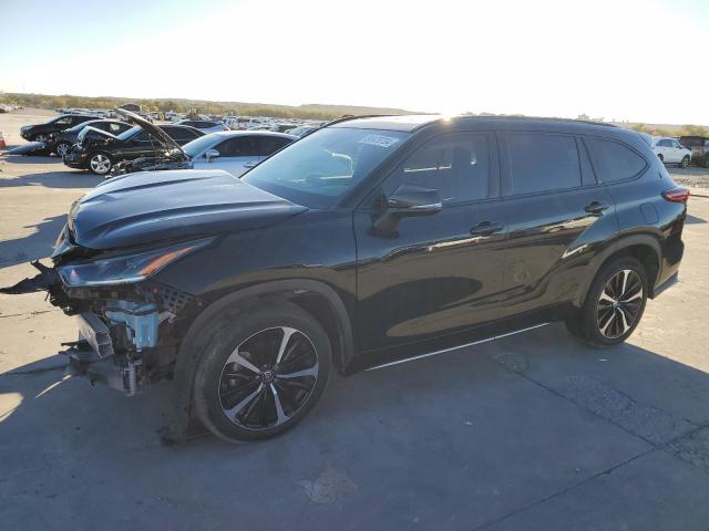 2021 TOYOTA HIGHLANDER - 5TDLZRAH8MS033083